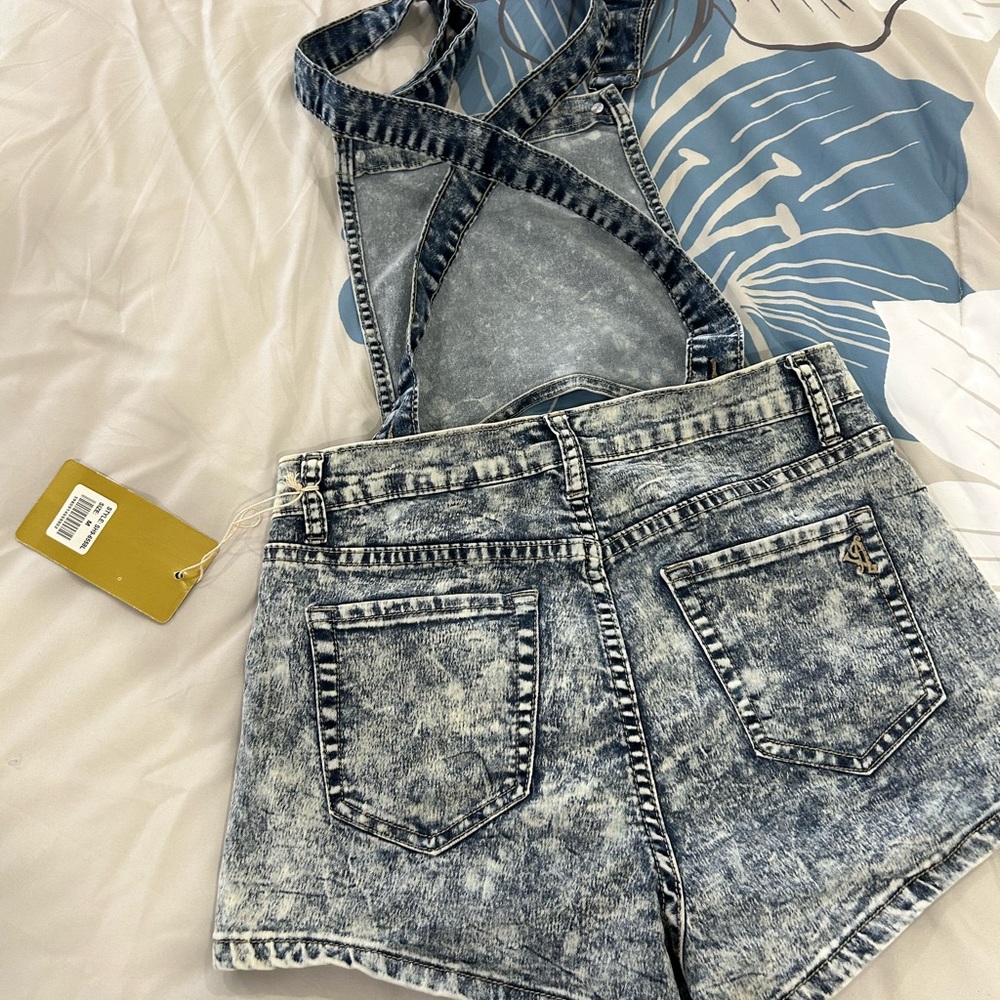 VIP JEANS • Blue Wash Overall Shorts • size M • - Picture 12 of 14